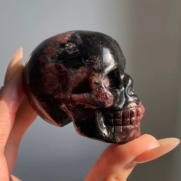 Garnet Skull