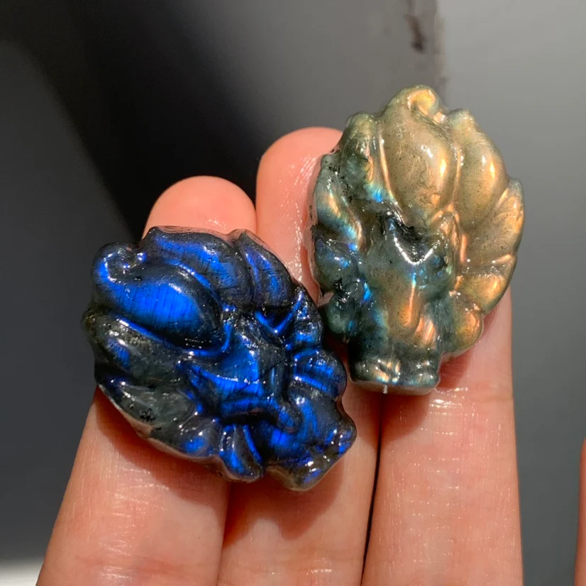 Labradorite Small 9 Tail Fox - Image 3